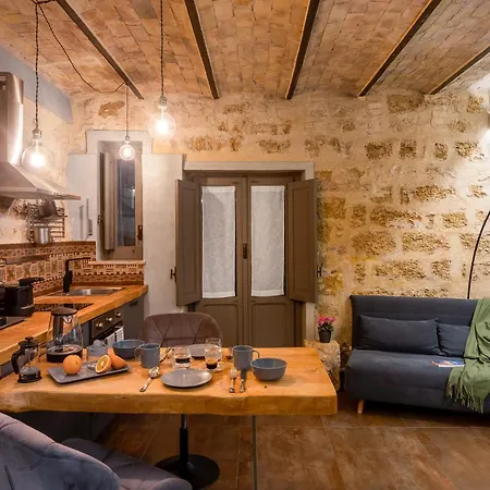 Guccia Apartment *